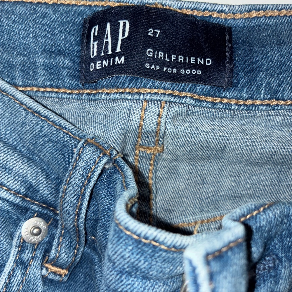 Flower Embroidered Blue Jeans GAP - Picture 5 of 6